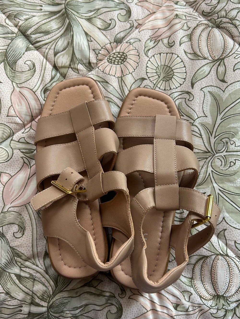 WYDR Studios Strapy Tan Leather Gladiator Wedge Sandals Size 7